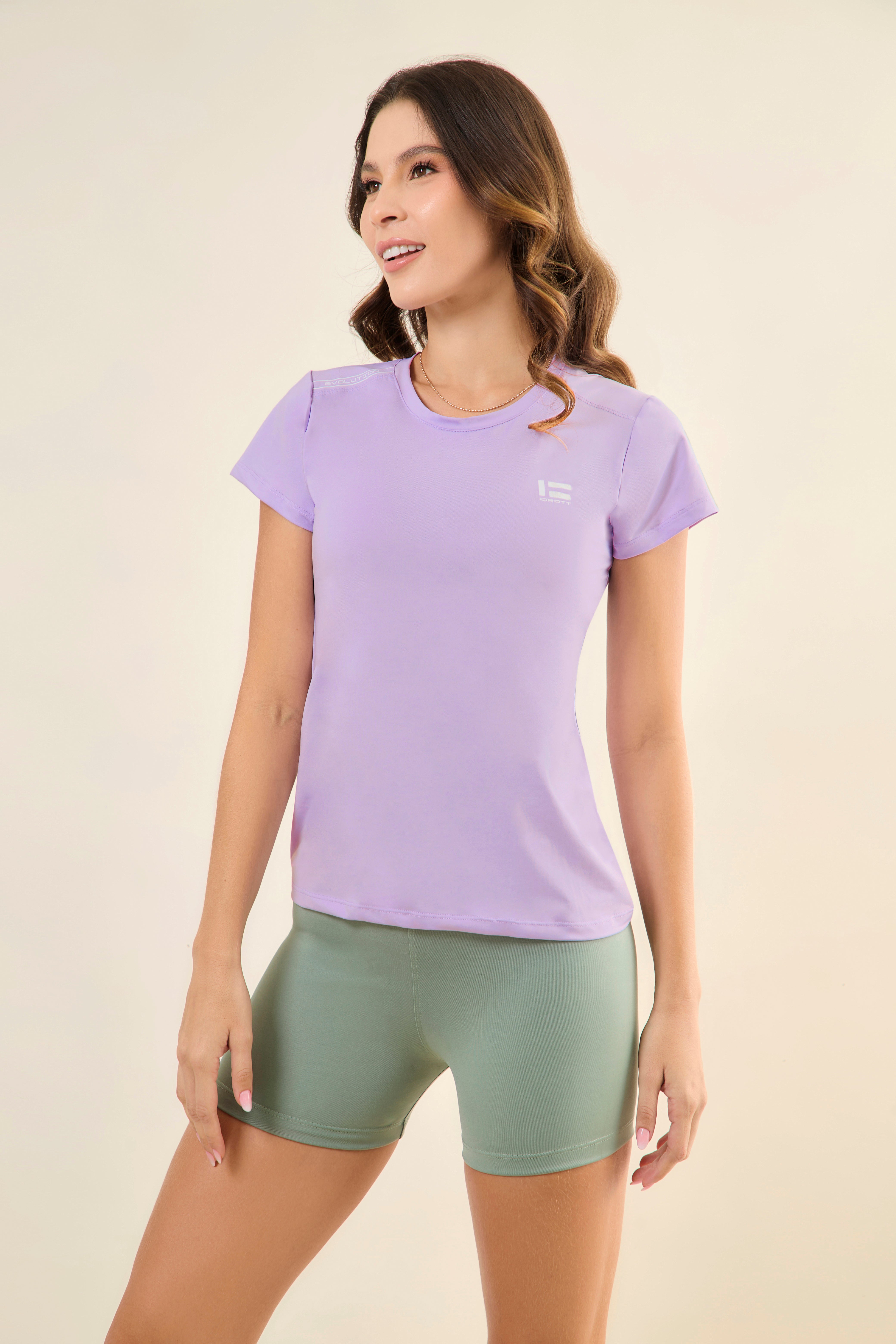 50719a7e-3fa9-4fc4-a58f-2d05e7205dfa/CamisetaEvolution_Lavanda_1.jpg